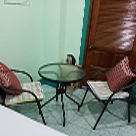 Rung Tawan Hostel Kata Beach  Buitenkant foto