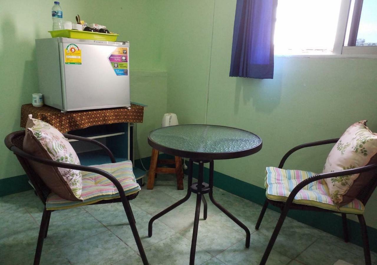 Rung Tawan Hostel Kata Beach  Buitenkant foto