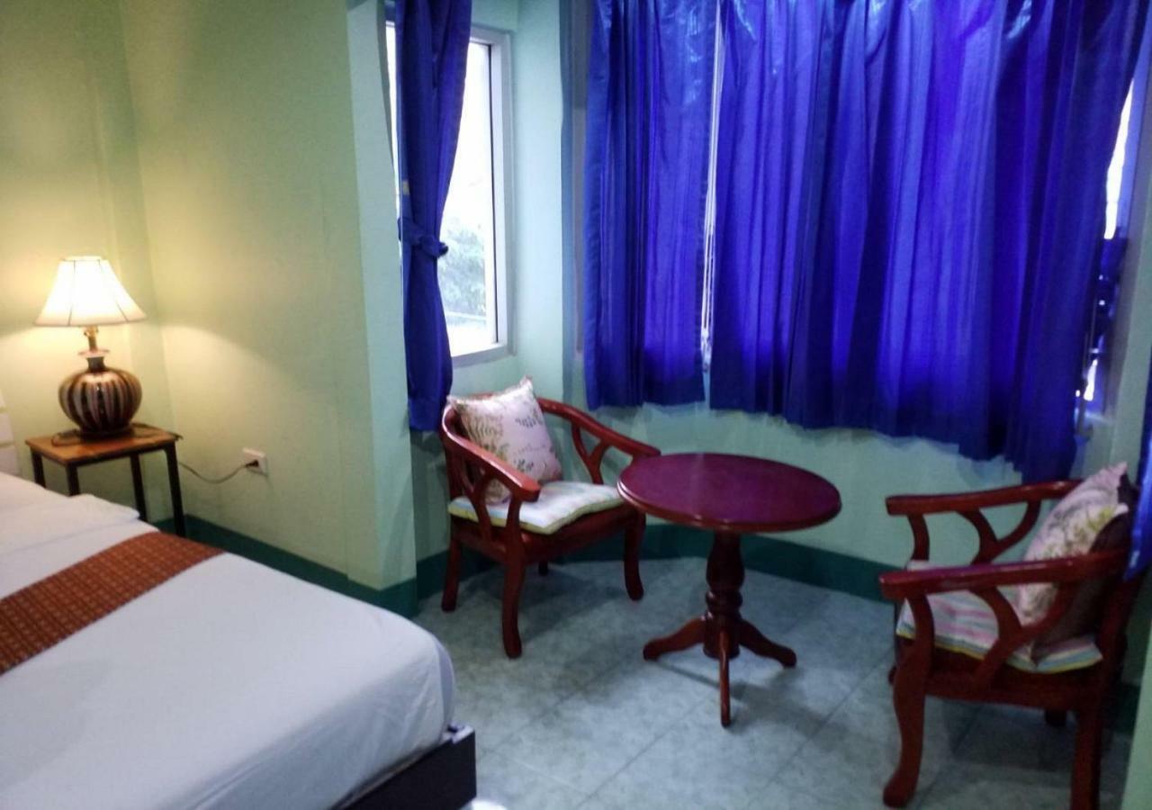 Rung Tawan Hostel Kata Beach  Buitenkant foto