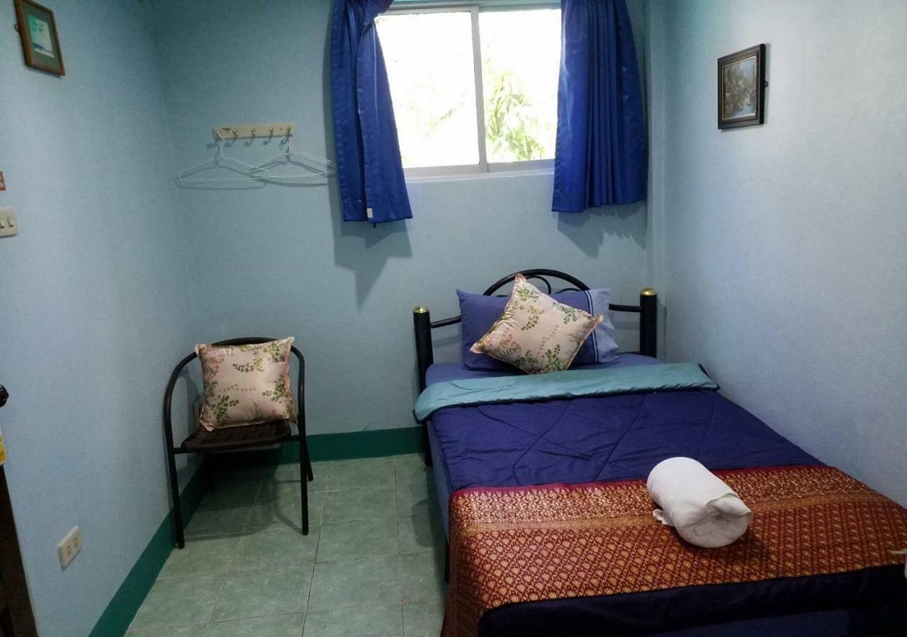 Rung Tawan Hostel Kata Beach  Buitenkant foto