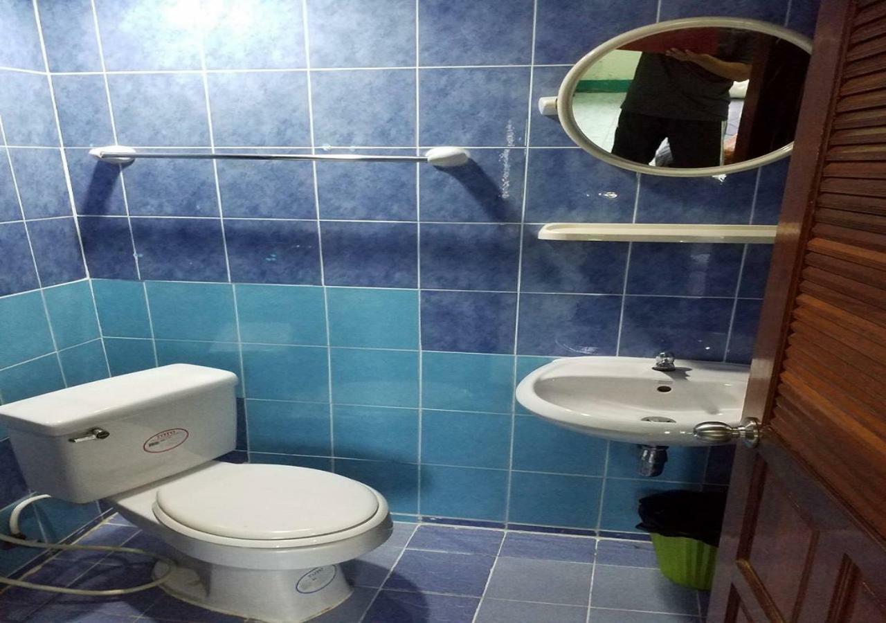 Rung Tawan Hostel Kata Beach  Buitenkant foto