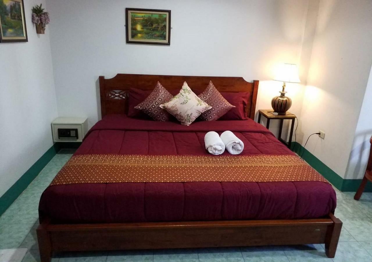 Rung Tawan Hostel Kata Beach  Buitenkant foto
