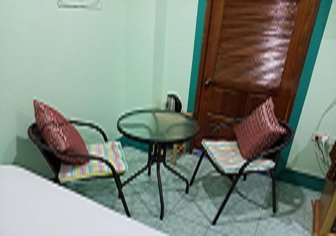 Rung Tawan Hostel Kata Beach  Buitenkant foto